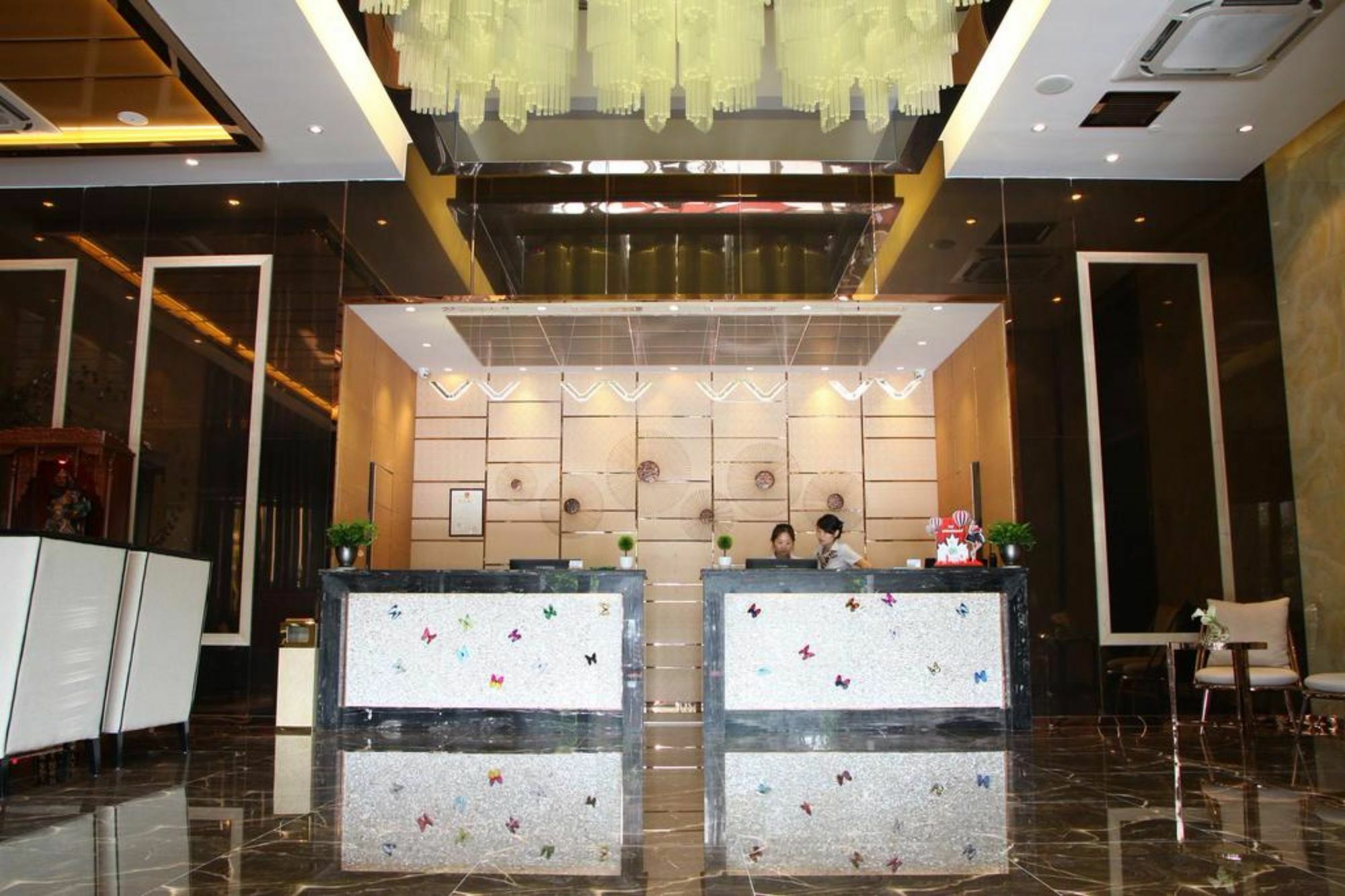 Foshan Sweet World Hotel Екстериор снимка